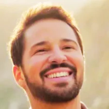 Jarrad Hewett headshot