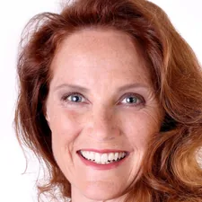 Jennifer Farmer headshot