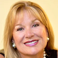 Kathleen Kanavos headshot