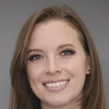 Psychic Lauryn headshot