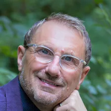 Roland Comtois headshot