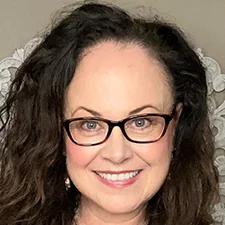 Shauna Domalain headshot